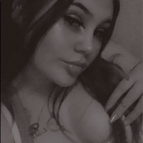 Meet your Posher, Abigail - Picture 1 of 1